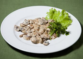 With champignons in sour cream sauce